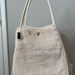 NWT Victoria’s Secret Elegant Cream Faux Fur Tote Bag